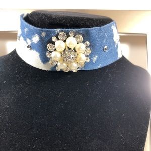 Choker necklace